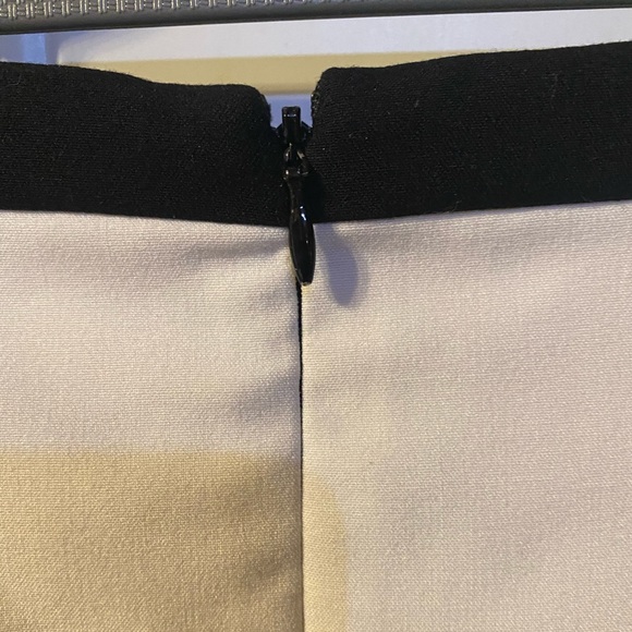 Calvin Klein Black&White Dress, Size 14, Sleeveless, Zipper n Back - Picture 7 of 8